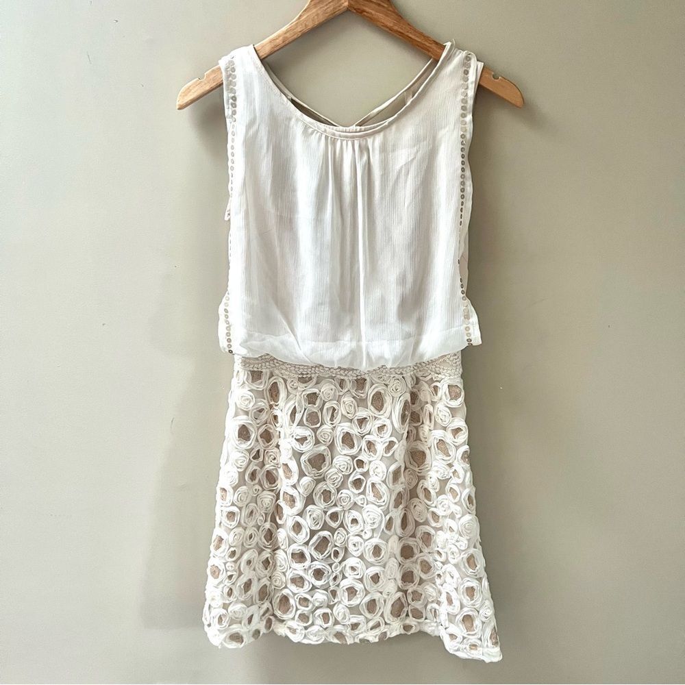 Waltz cream colored mini dress.    Size Sm